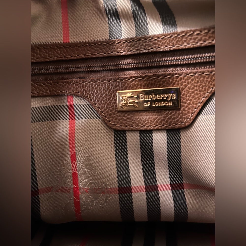 Burberrys Hand-Bag🏇🏽 - Picture 11 of 12
